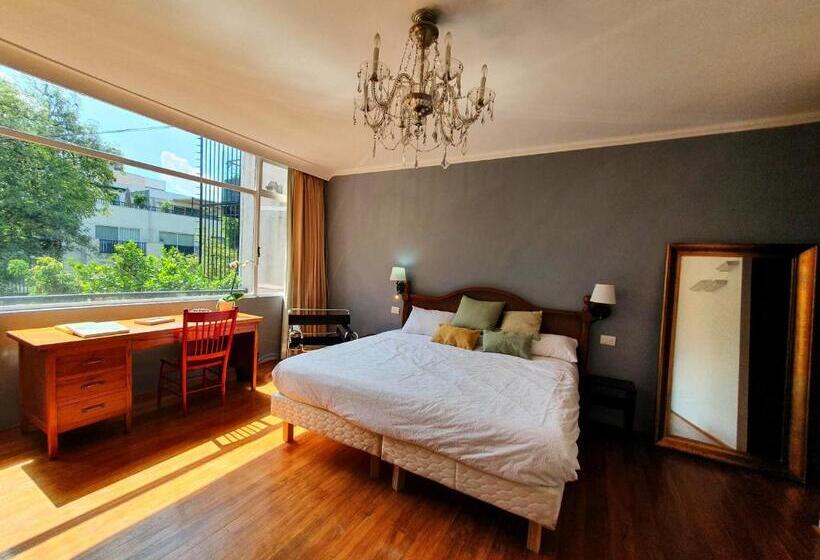 پانسیون Lindas Suites Eugenio Sue