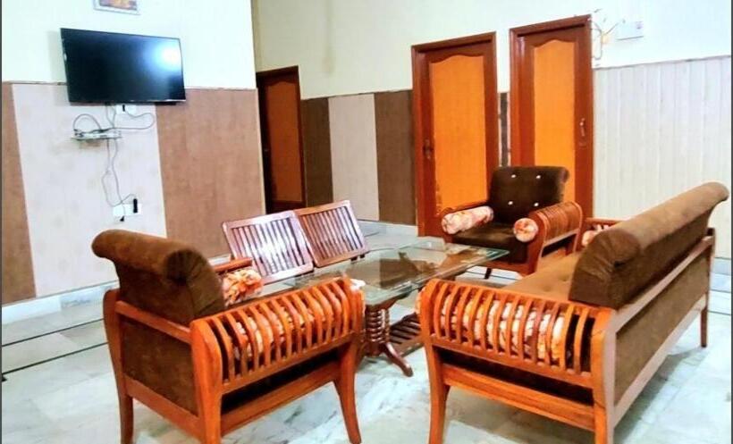 펜션 Rk Guest House Near Airport And Golden Temple