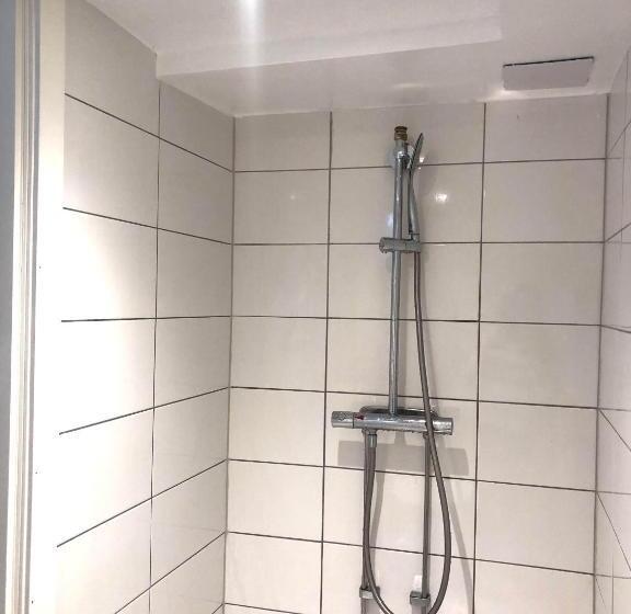 Пансион Peaceful And Friendly Semi Basement With 3 Bedrooms