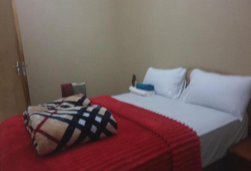 פנסיון Randgate Guesthouse