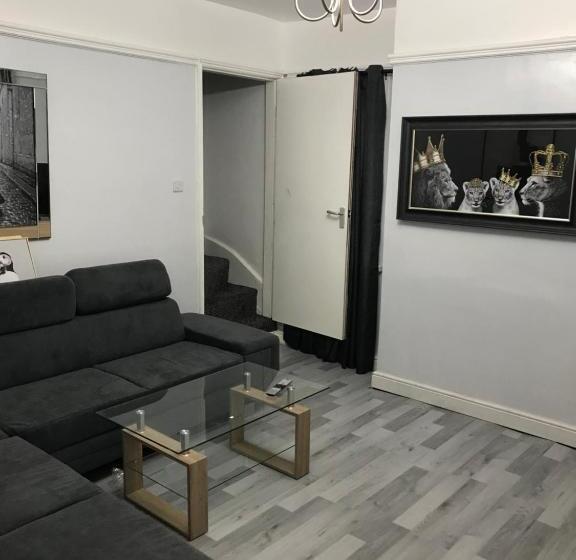 بنسيون Rose Cottage