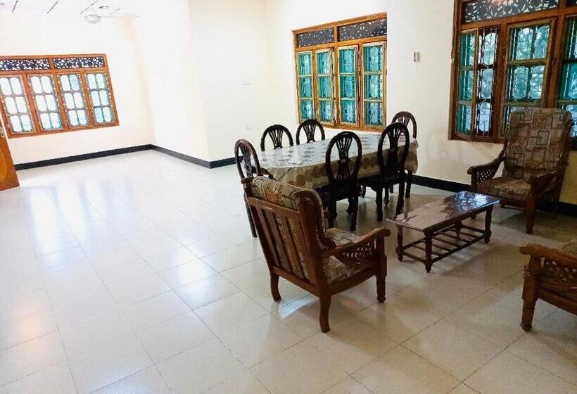 Пансион Sand Bar Sun View