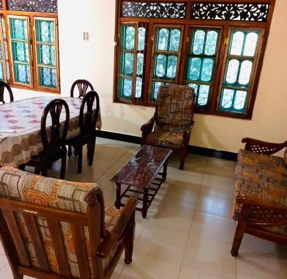 Пансион Sand Bar Sun View