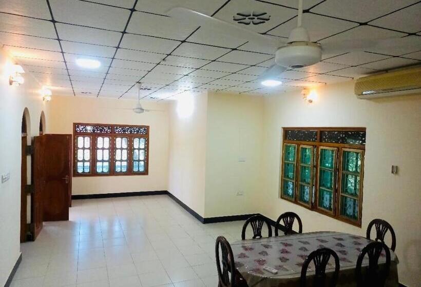 Пансион Sand Bar Sun View