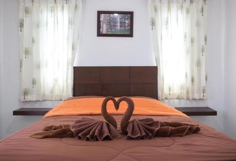 Pensão Treeside Guest House Resort