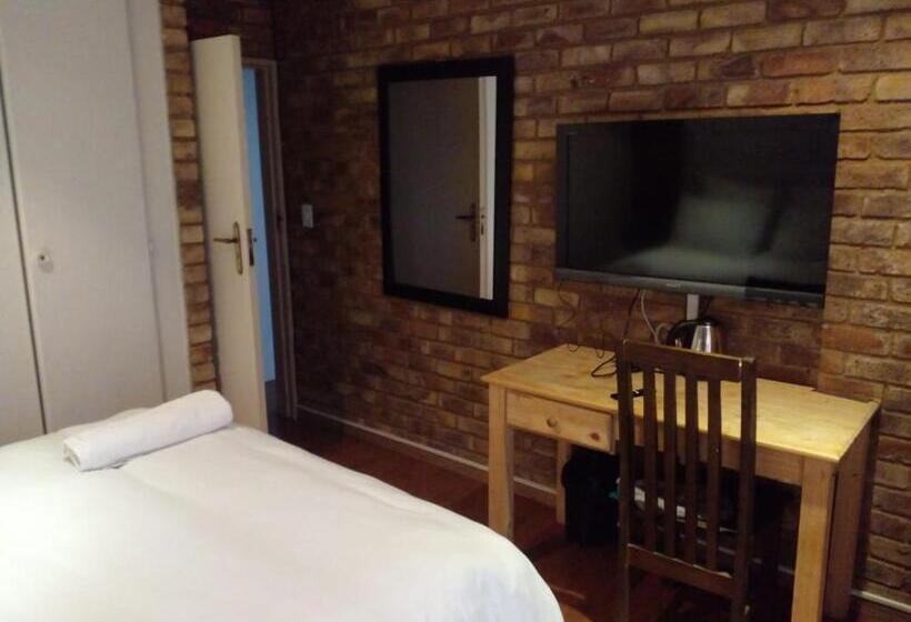 펜션 Tshidiso Guesthouse