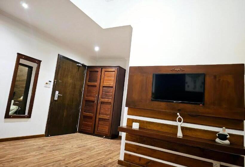 منتجع Covanro Sigiriya   Brand New Luxury