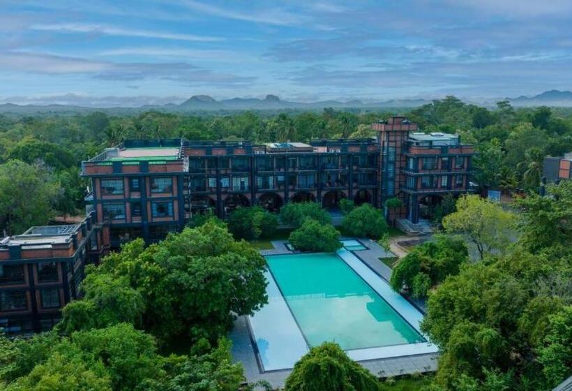 אתר נופש Covanro Sigiriya   Brand New Luxury