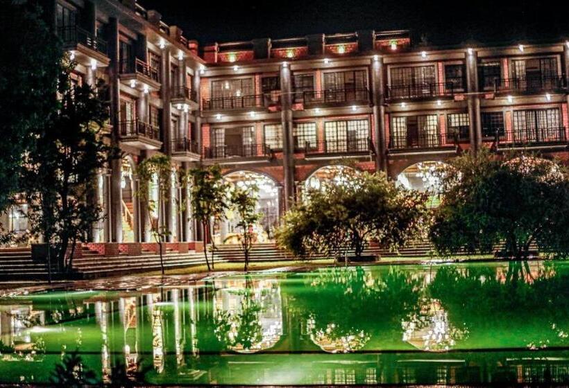 منتجع Covanro Sigiriya   Brand New Luxury