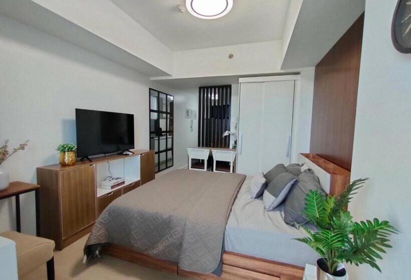 The Aces Crib, Simplicity And Elegance