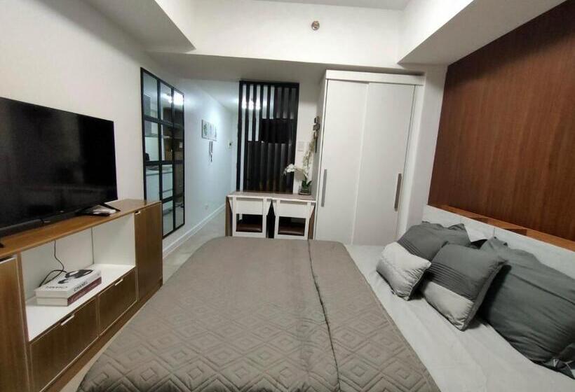 The Aces Crib, Simplicity And Elegance