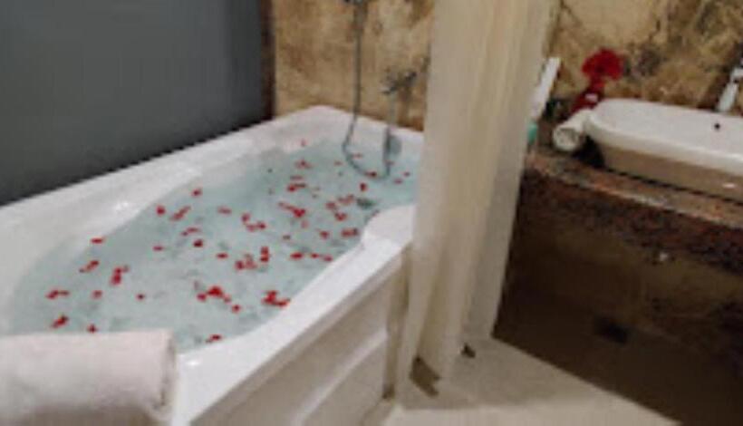 The Grand Welcome Hotel, Shimla