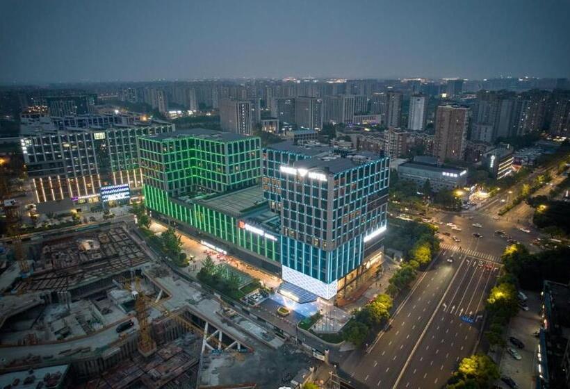 Vance Hotel East Railway Station