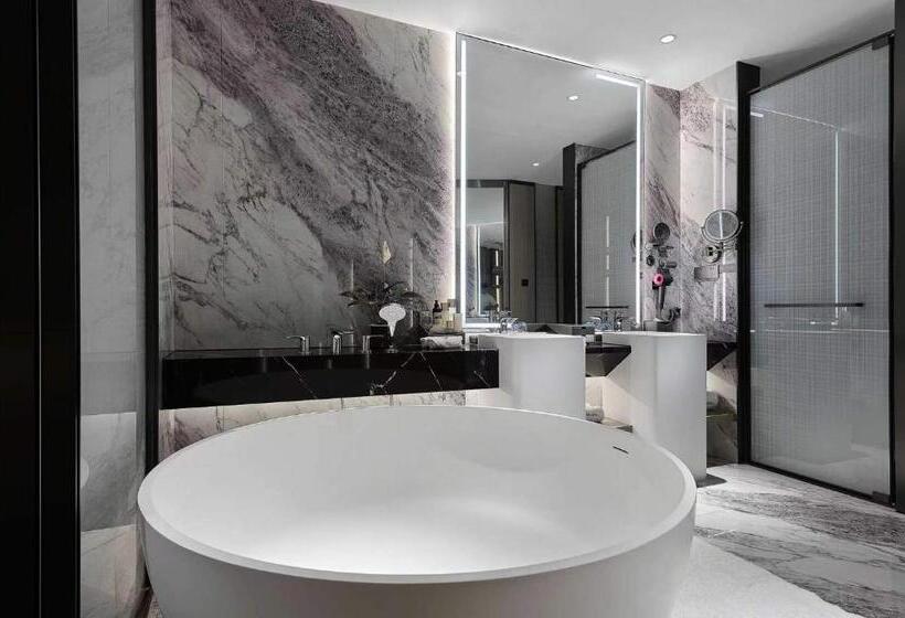 Vance Hotel East Railway Station