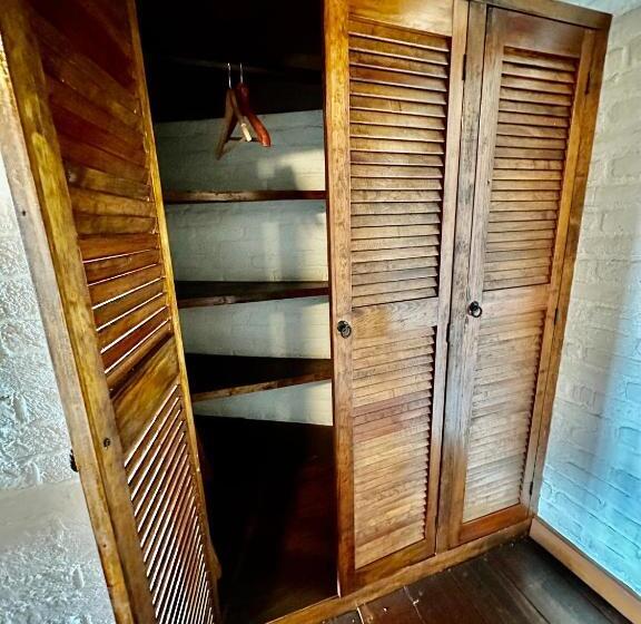 Vive En Un Castillo En Valle De Bravo