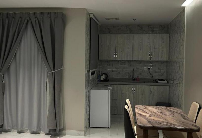 لاقونا للشقق المخدومة