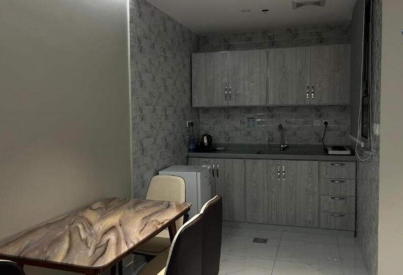 لاقونا للشقق المخدومة