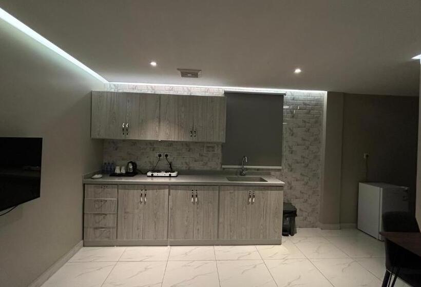 لاقونا للشقق المخدومة