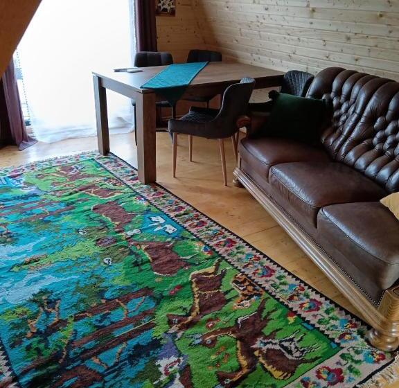 הוסטל Carpatina Rustic House