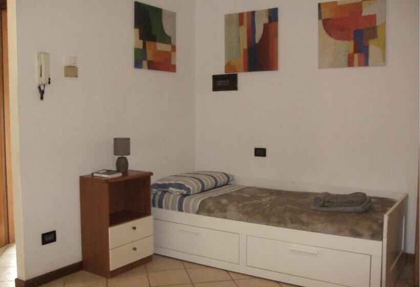 호스텔 Foresteria Casa Dante