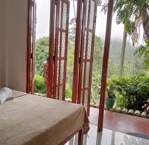 فندق صغير Nineart Resort