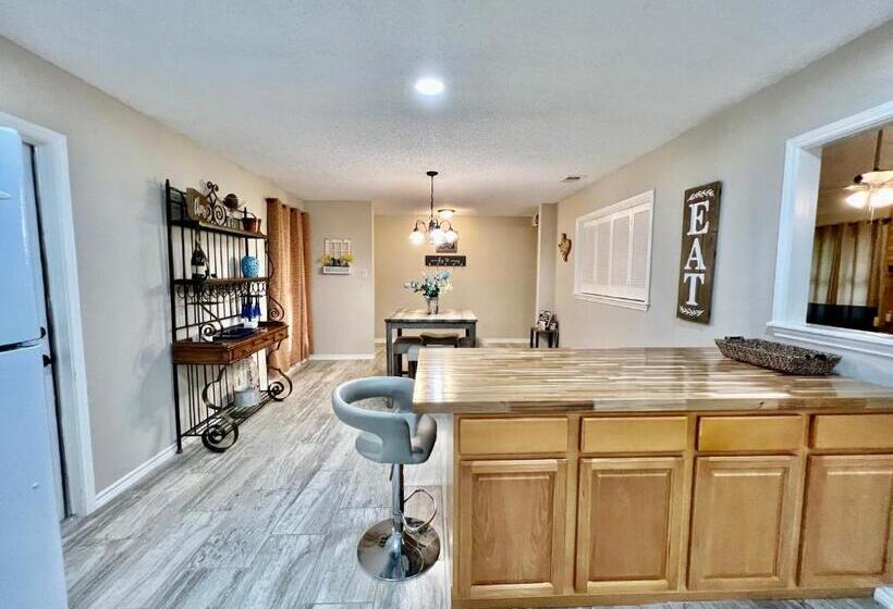 فندق صغير San Antonio Tx  3br Fully Furnished Corporate Home