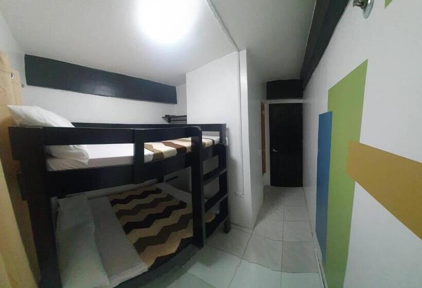 Retkeilymaja Villa Tomasa Boracay Dmall