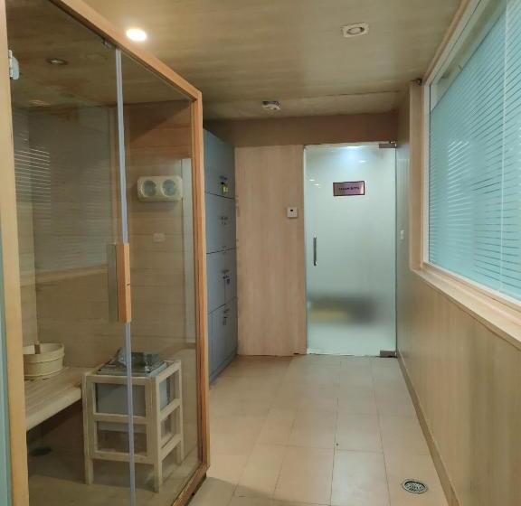 Arco Hotels And Resorts Srinagar