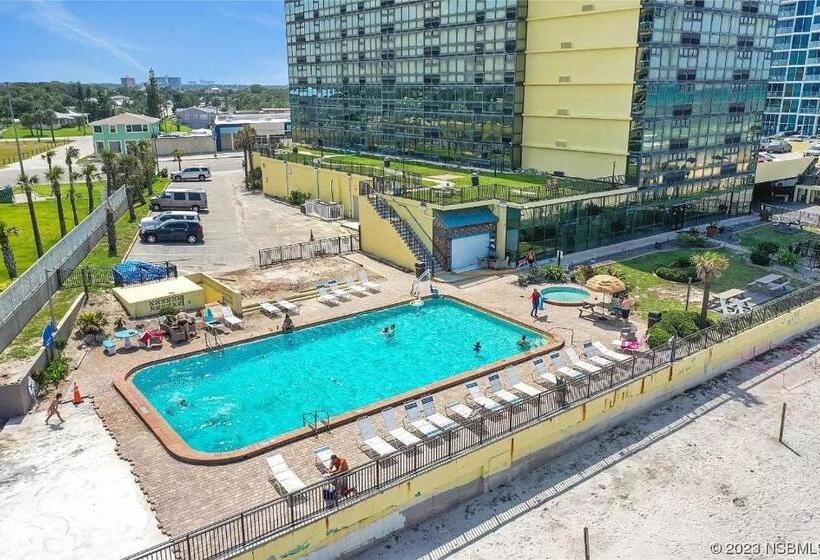 Beautiful Oceanview Condo With 75 Inch Tv