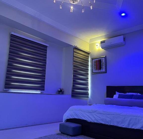 تختخواب و صبحانه Dream Court