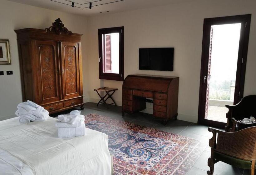 ベッドアンドブレックファースト Castello Di Perno Foresteria, Winery & Rooms