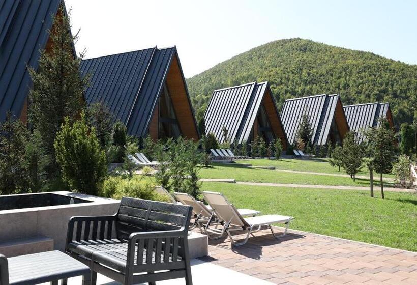 تختخواب و صبحانه Freskia Resort