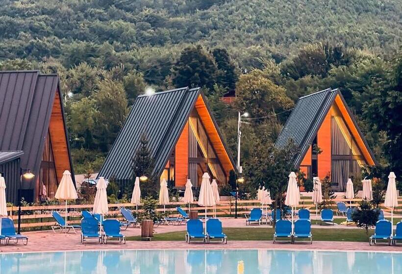 تختخواب و صبحانه Freskia Resort