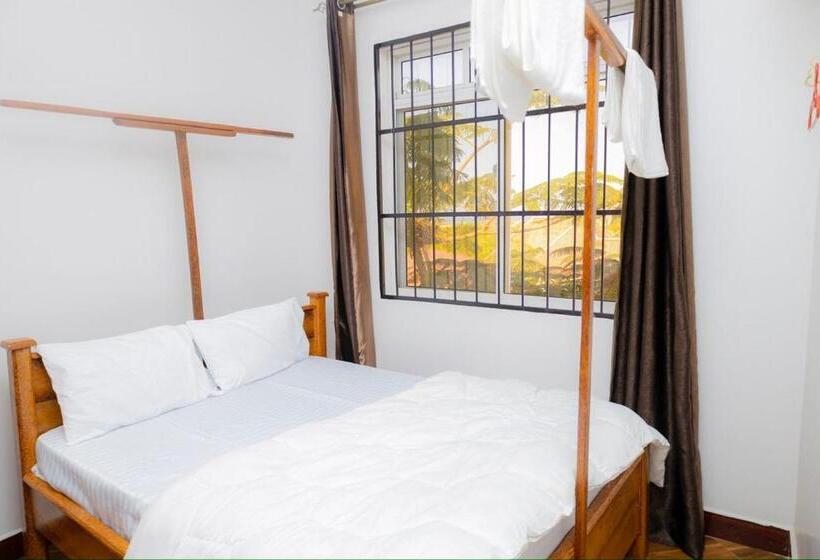 تختخواب و صبحانه Mangi Mangi Accomodation