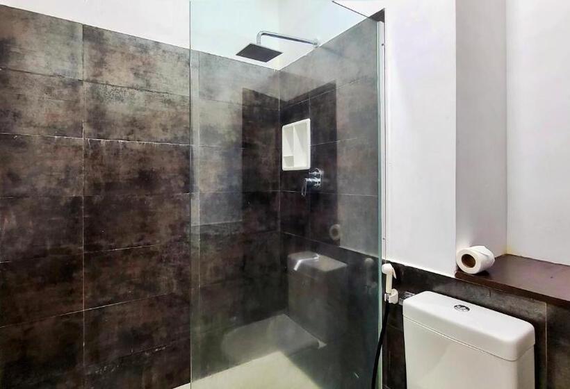 민박 Mirissa Marin Wall Villa Deluxe Triple Room