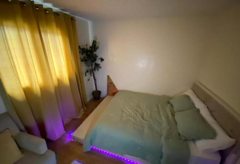 تختخواب و صبحانه The Joseph House