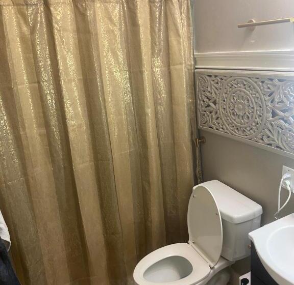 تختخواب و صبحانه The Joseph House