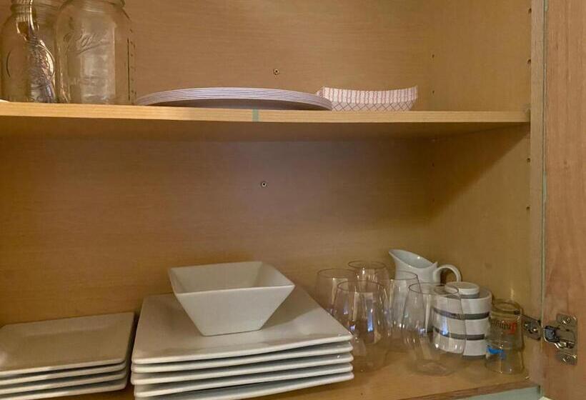 تختخواب و صبحانه The Joseph House