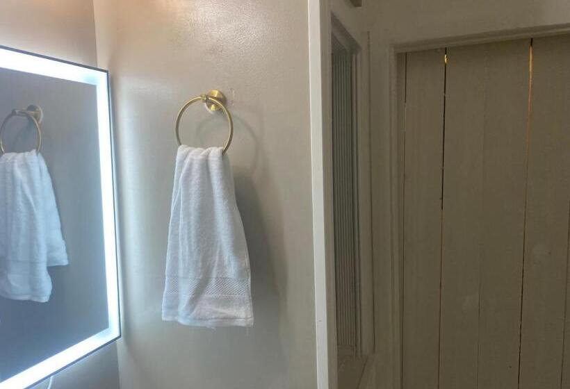 تختخواب و صبحانه The Joseph House