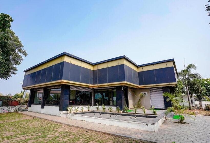 Fabhotel Mint Resort