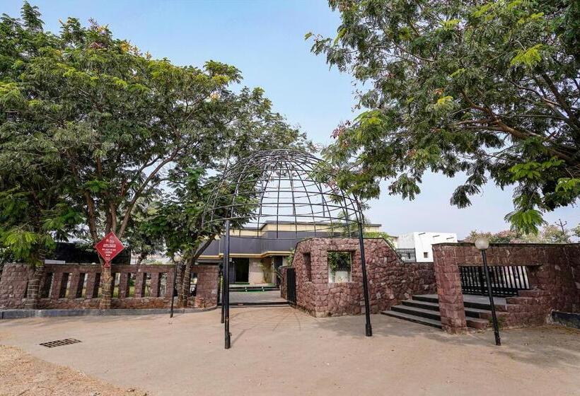 Fabhotel Mint Resort