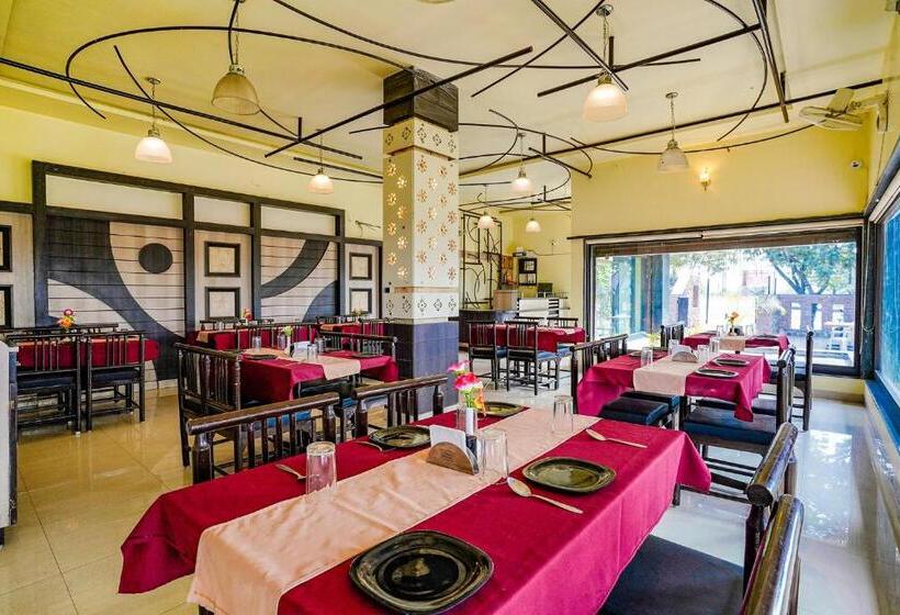 Fabhotel Mint Resort