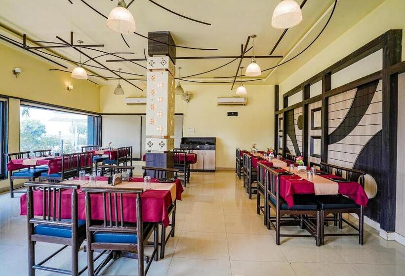 Fabhotel Mint Resort