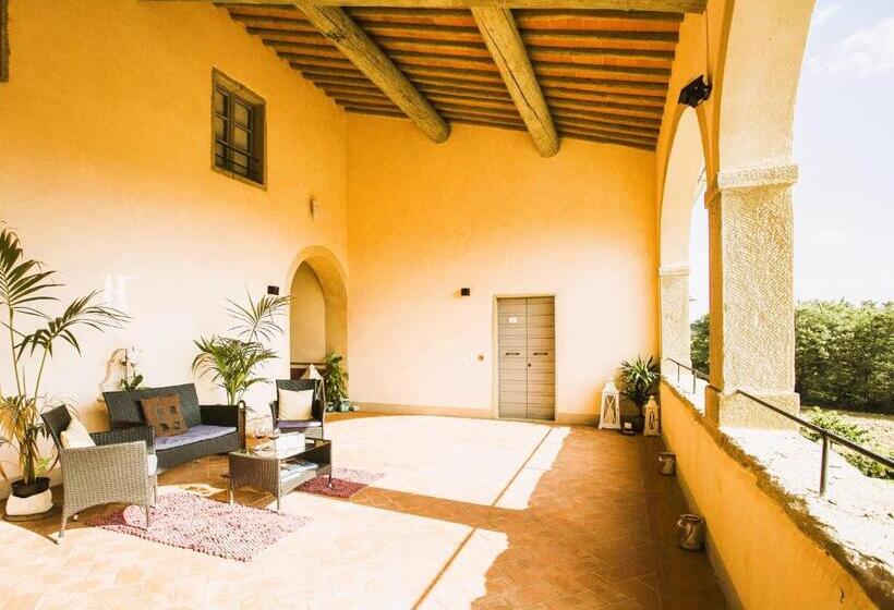 Farmhouse With Swimming Pool Surrounded By Greenery Just 20 Minutes From Arezzo