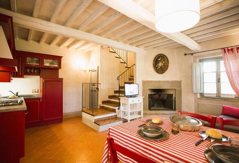 Farmhouse With Swimming Pool Surrounded By Greenery Just 20 Minutes From Arezzo