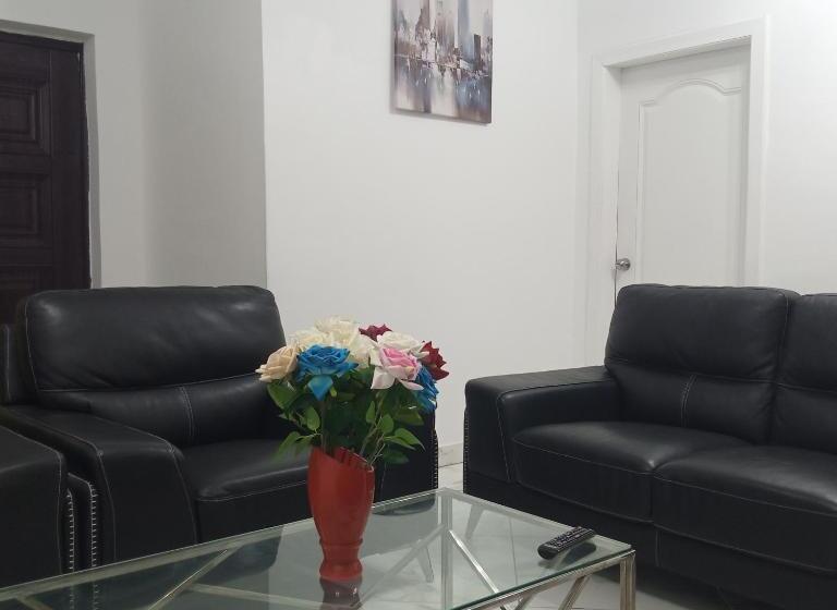 فندق Adwoa Asantewaa Memorial