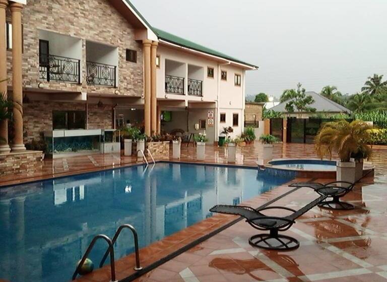 فندق Adwoa Asantewaa Memorial