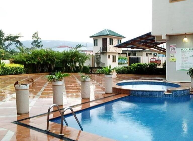 فندق Adwoa Asantewaa Memorial