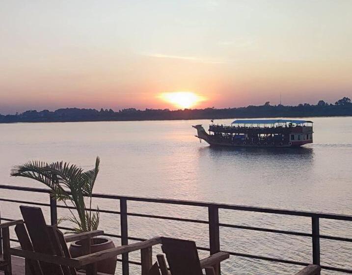 ホテル Blue Indigo Yoga Cambodia