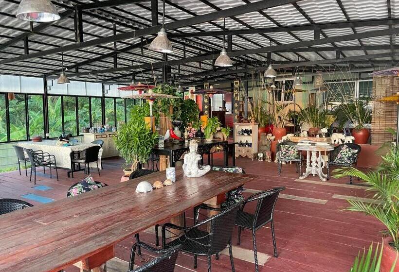 בית מלון כפרי Blue Indigo Yoga Cambodia